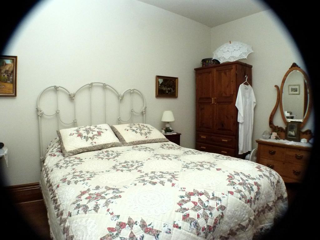 Doctor'S House B & B Tara Rum bild